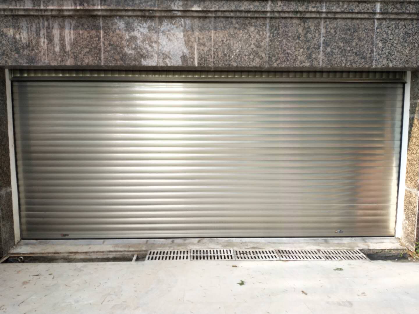 濟南卷簾門